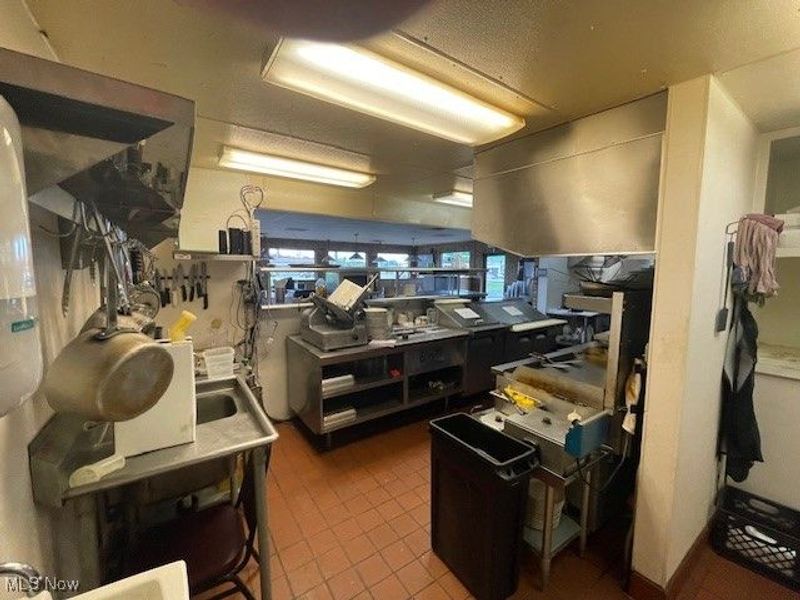 3020 Harrisburg Road NE, Canton, OH 44705 Photo 16