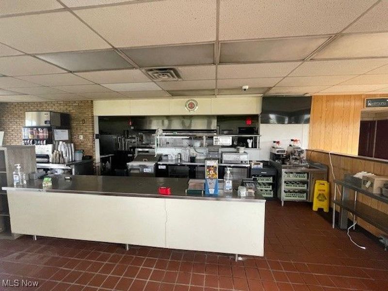 3020 Harrisburg Road NE, Canton, OH 44705 Photo 9