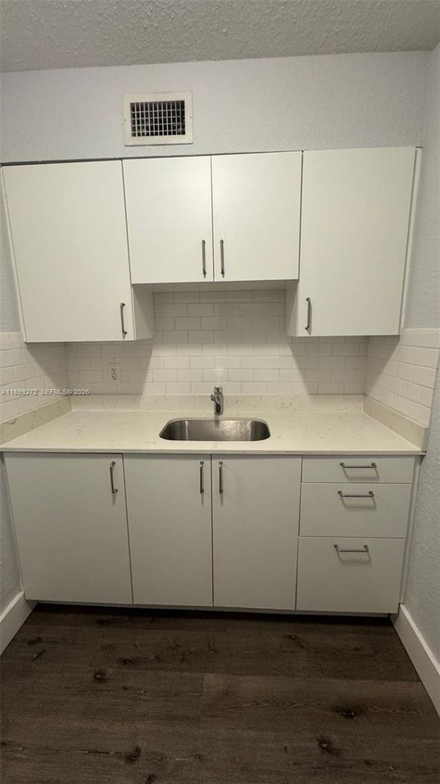 2330 NW 11th St, Unit 46, Miami, FL 33125 Photo
