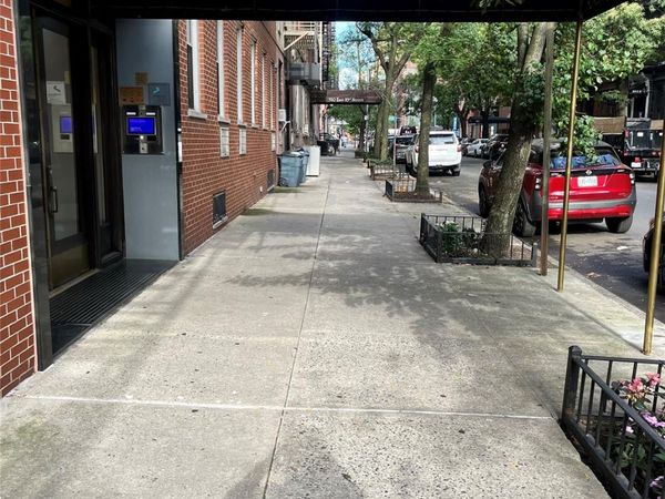 330 E 83 Street, Unit 2J, New York (Manhattan), NY 10028