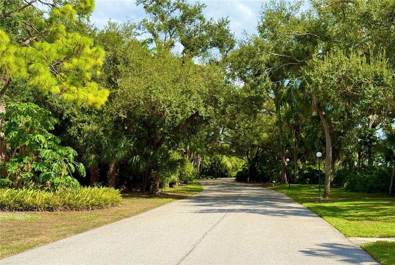 621 Spring Lakes Boulevard, Unit 621, Bradenton, FL 34210 Photo