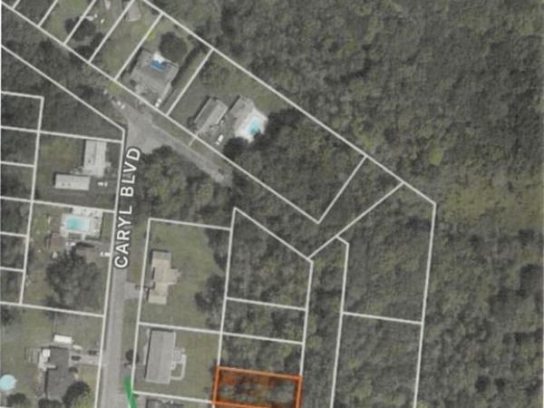 off Lextington Blvd Lexington Boulevard, New Hartford, NY 13413