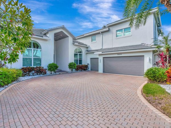 3225 SE Braemar Way, Port St. Lucie, FL 34952