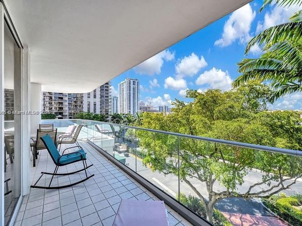 19707 Turnberry Way, Unit 5D, Aventura, FL 33180