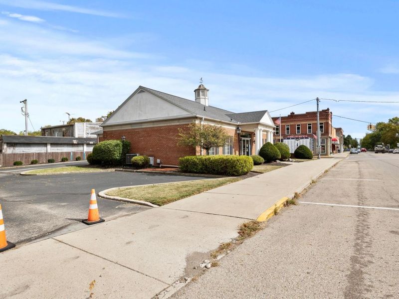 8 W Maple Street , North Lewisburg, OH 43060 Photo 4