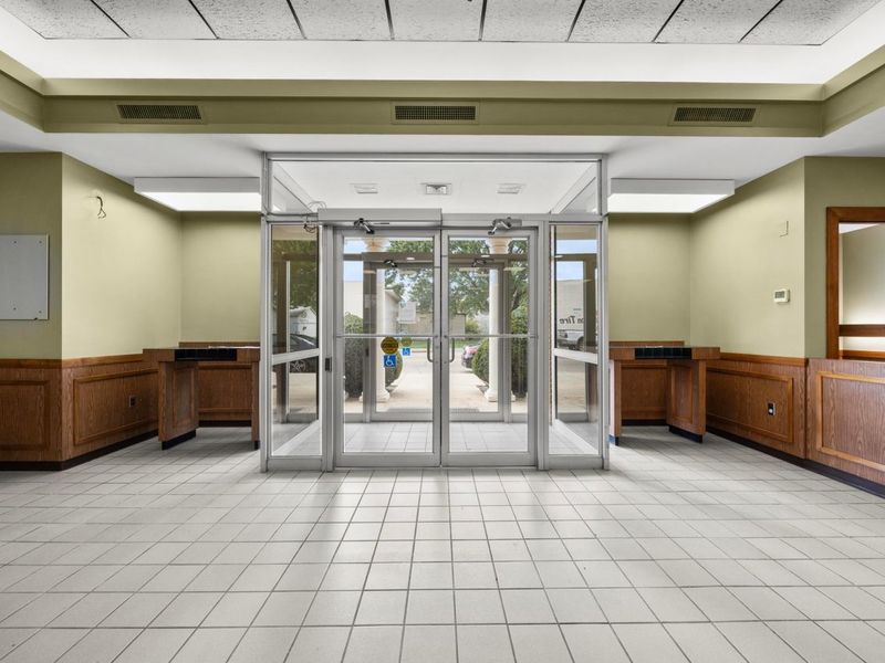 8 W Maple Street , North Lewisburg, OH 43060 Photo 6