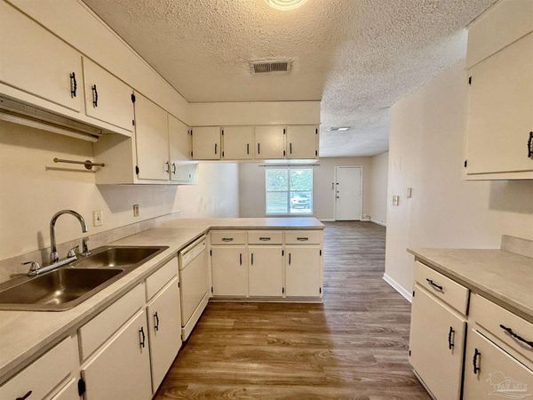 3226 Santa Rosa Dr, Gulf Breeze, FL 32563