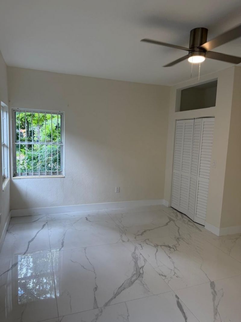 6410 NW Miami Court, Miami, FL 33150 Photo