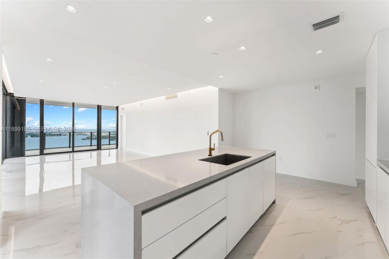 700 NE 24th St, Unit 5401, Miami, FL 33137 Photo