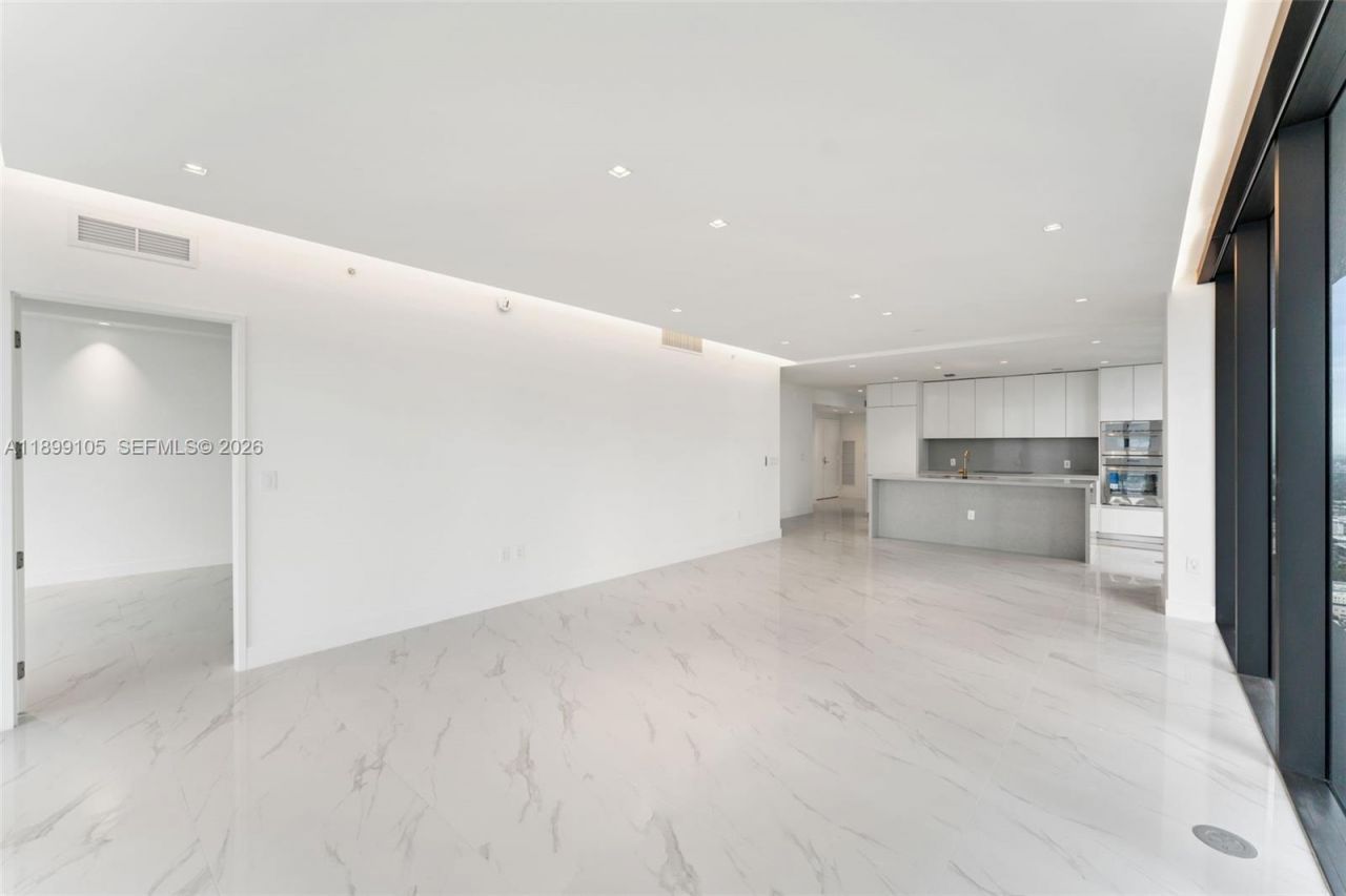 700 NE 24th St, Unit 5401, Miami, FL 33137 Photo