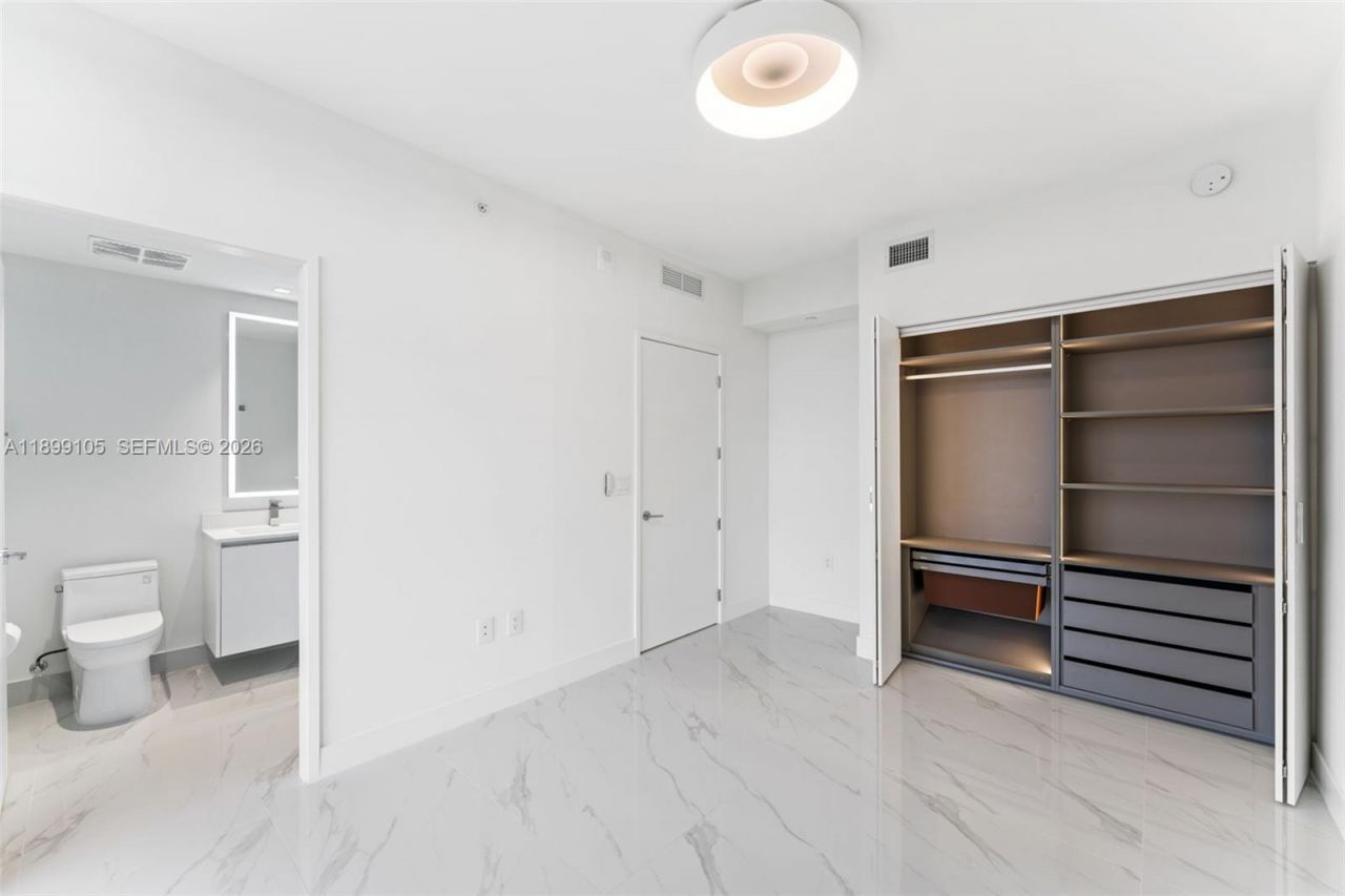 700 NE 24th St, Unit 5401, Miami, FL 33137 Photo