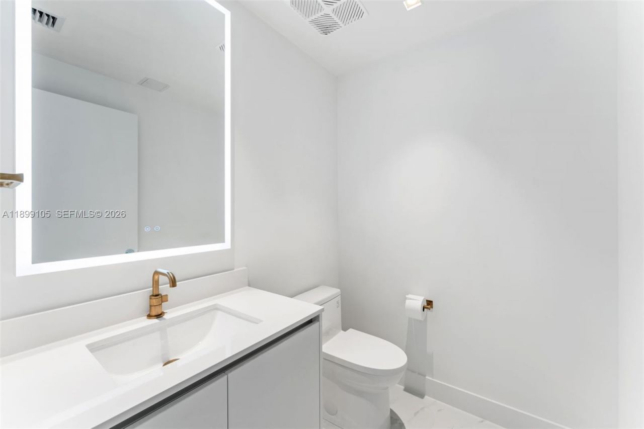 700 NE 24th St, Unit 5401, Miami, FL 33137 Photo
