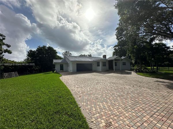 6300 SW 181st Ln, Southwest Ranches, FL 33331