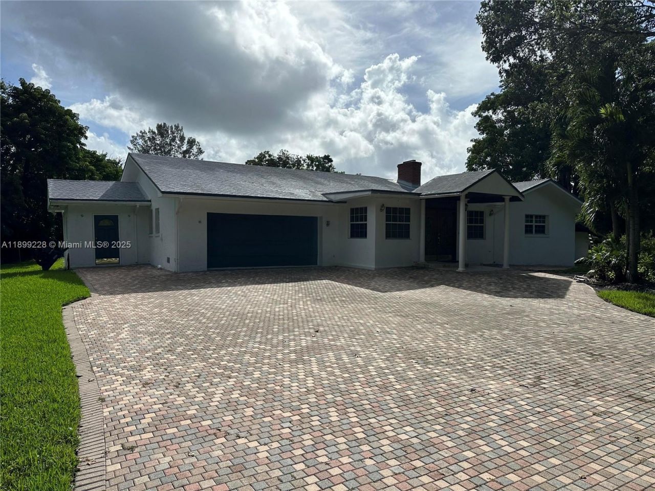 6300 SW 181st Ln, Southwest Ranches, FL 33331 Photo