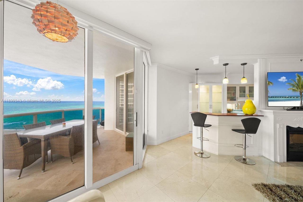 4775 Collins Ave, Unit 1708, Miami Beach, FL 33140 Photo