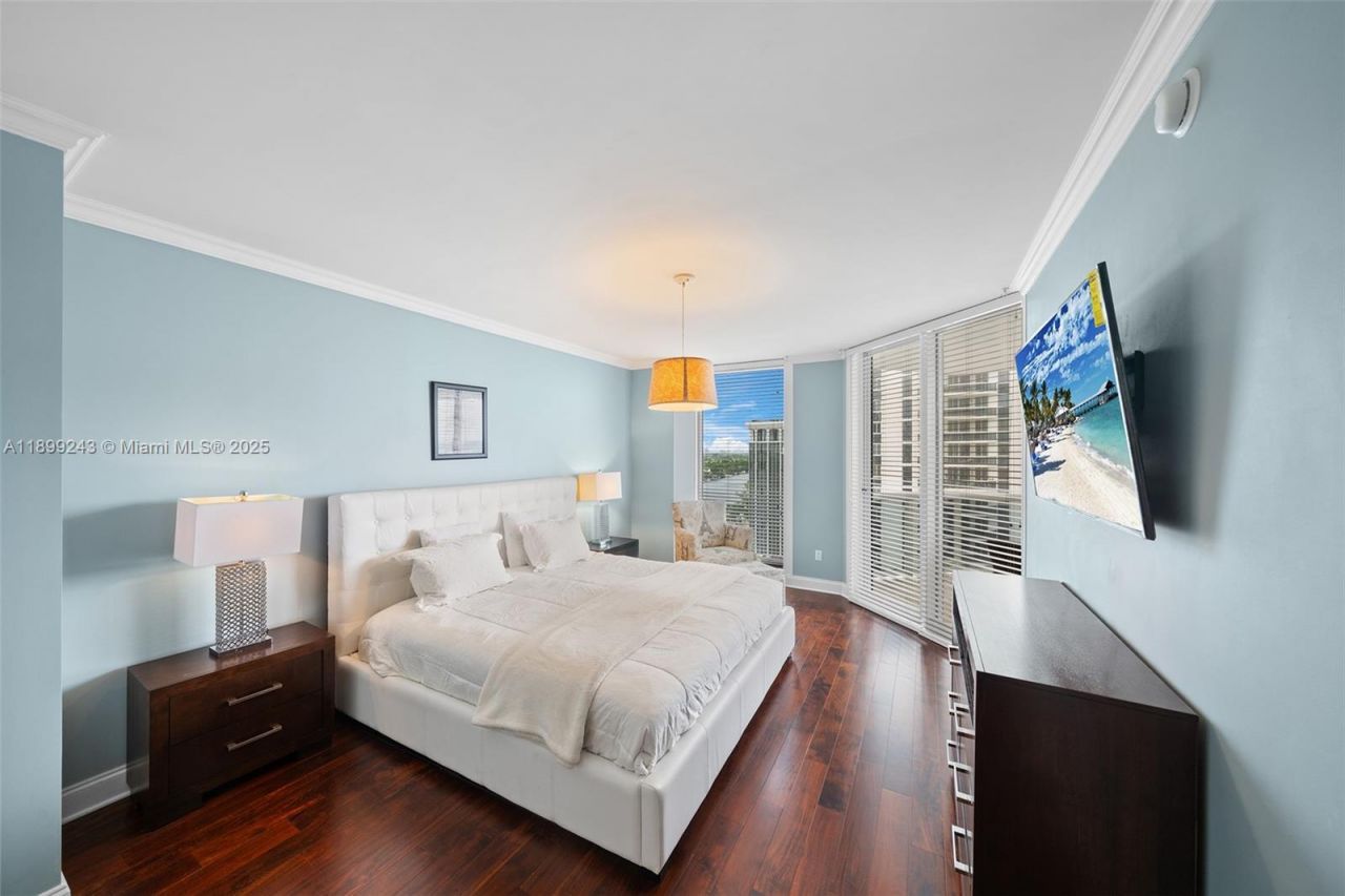 4775 Collins Ave, Unit 1708, Miami Beach, FL 33140 Photo