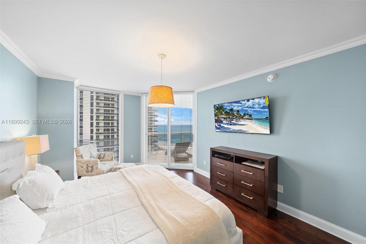 4775 Collins Ave, Unit 1708, Miami Beach, FL 33140 Photo