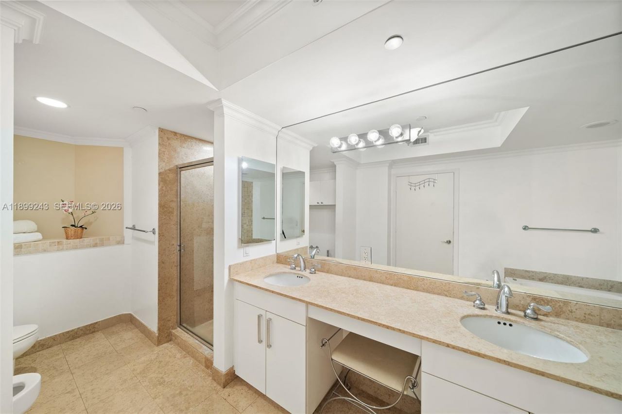 4775 Collins Ave, Unit 1708, Miami Beach, FL 33140 Photo