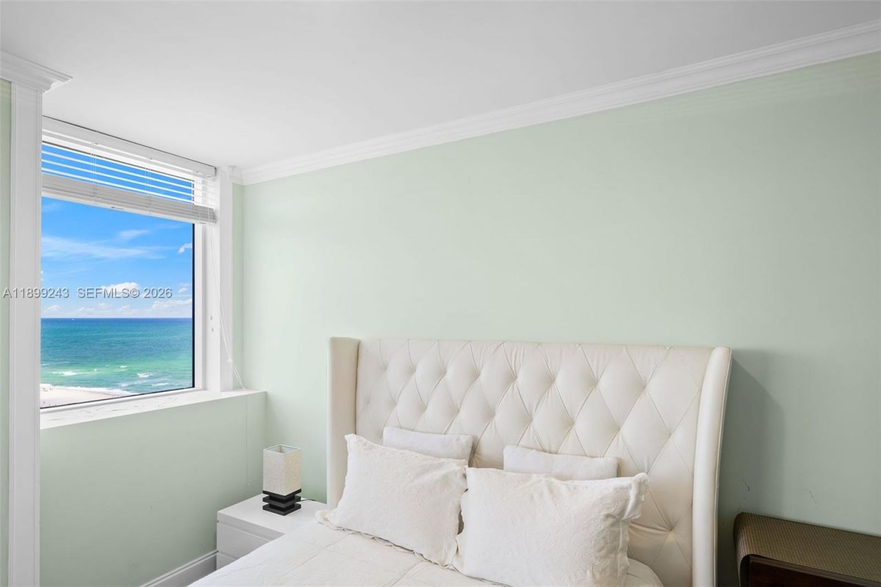 4775 Collins Ave, Unit 1708, Miami Beach, FL 33140 Photo