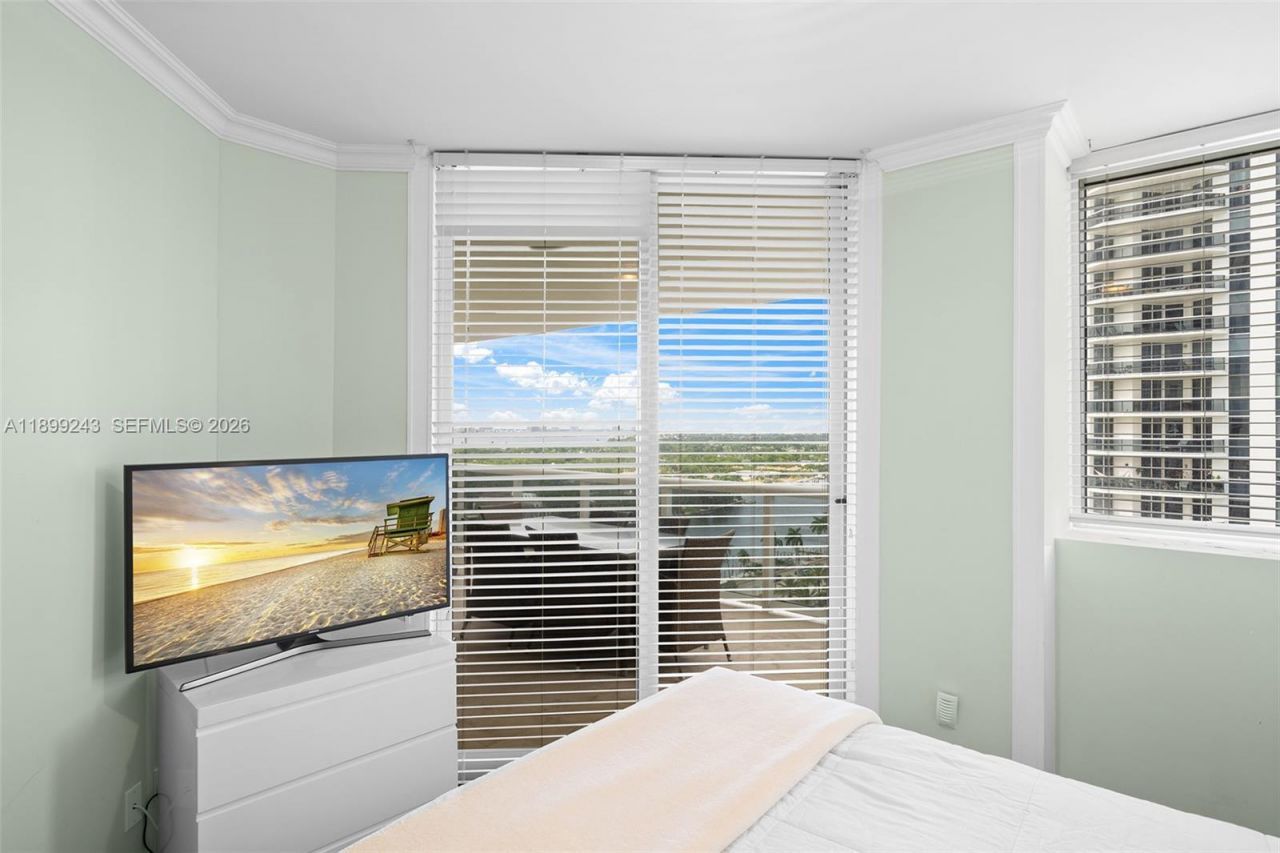 4775 Collins Ave, Unit 1708, Miami Beach, FL 33140 Photo