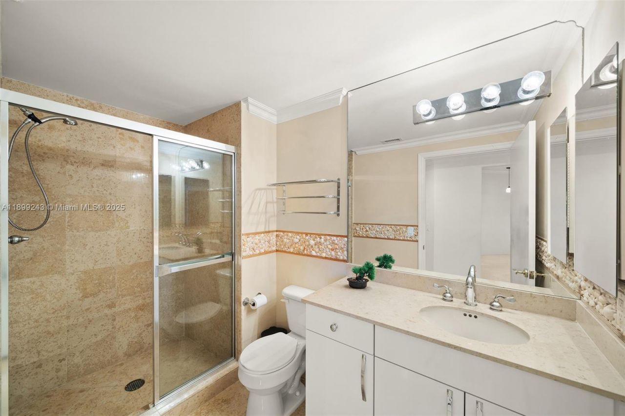 4775 Collins Ave, Unit 1708, Miami Beach, FL 33140 Photo