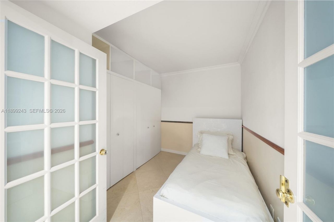 4775 Collins Ave, Unit 1708, Miami Beach, FL 33140 Photo