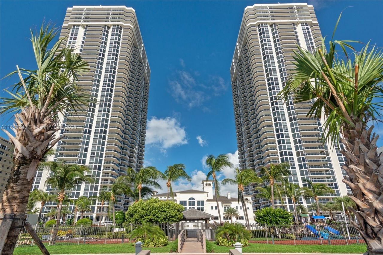 4775 Collins Ave, Unit 1708, Miami Beach, FL 33140 Photo