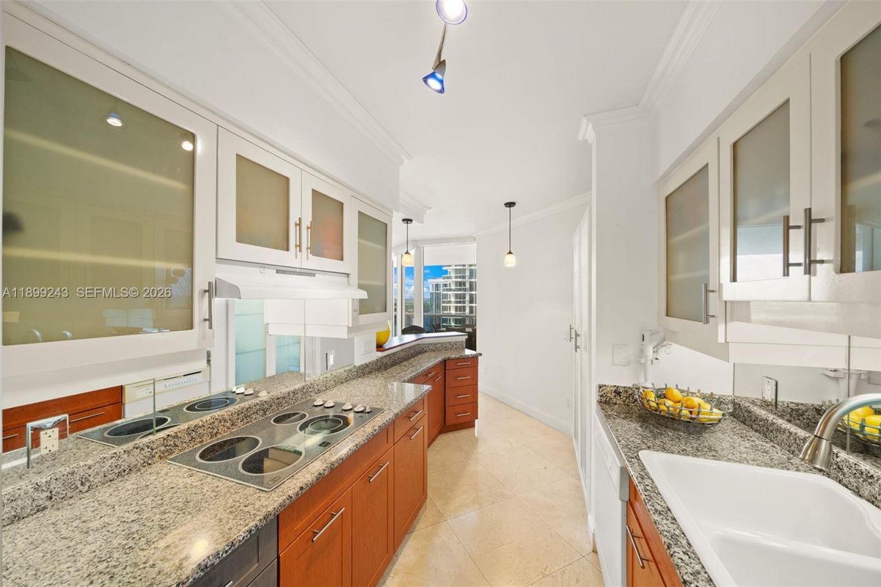4775 Collins Ave, Unit 1708, Miami Beach, FL 33140 Photo