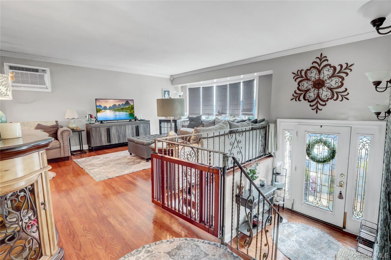 2573 Harvard Lane, Seaford, NY 11783 Main Photo