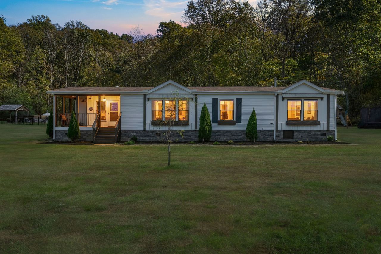 1833 Preacher Holt Rd, Mount Pleasant, TN 38474 Main Photo