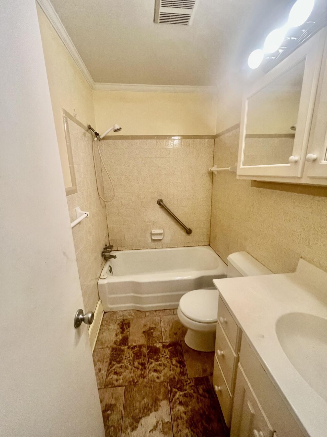 210 Orange Street Photo 13