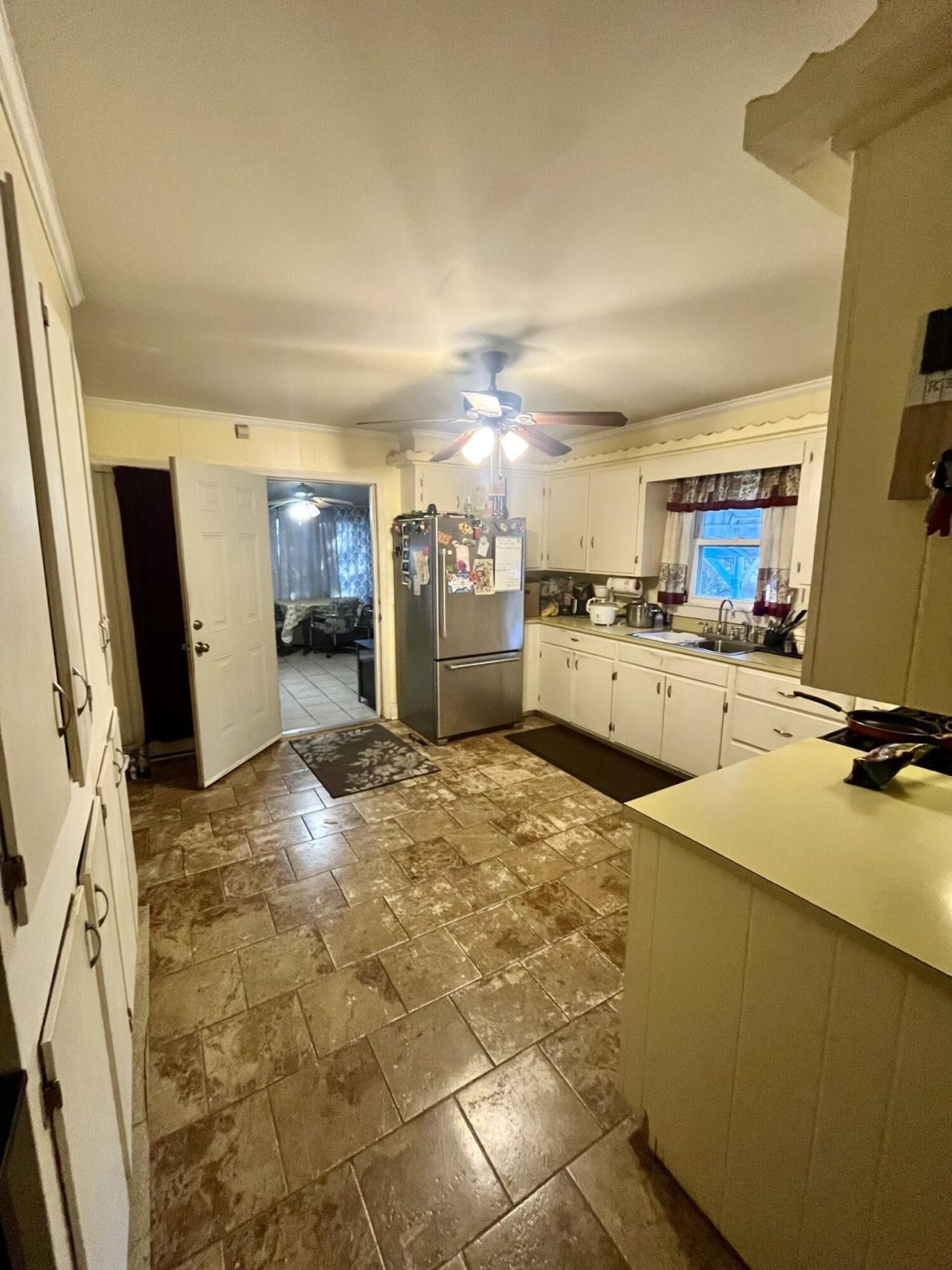 210 Orange Street Photo 5