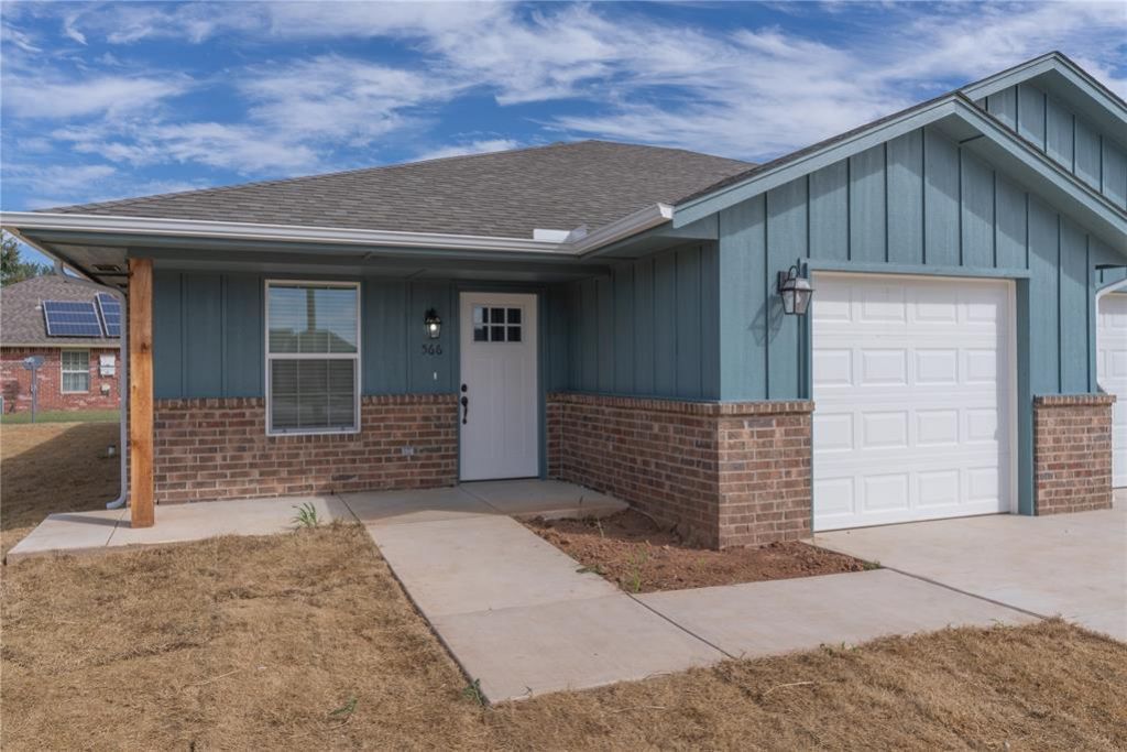 566 Parkhill Circle, Newcastle, OK 73065 Main Photo