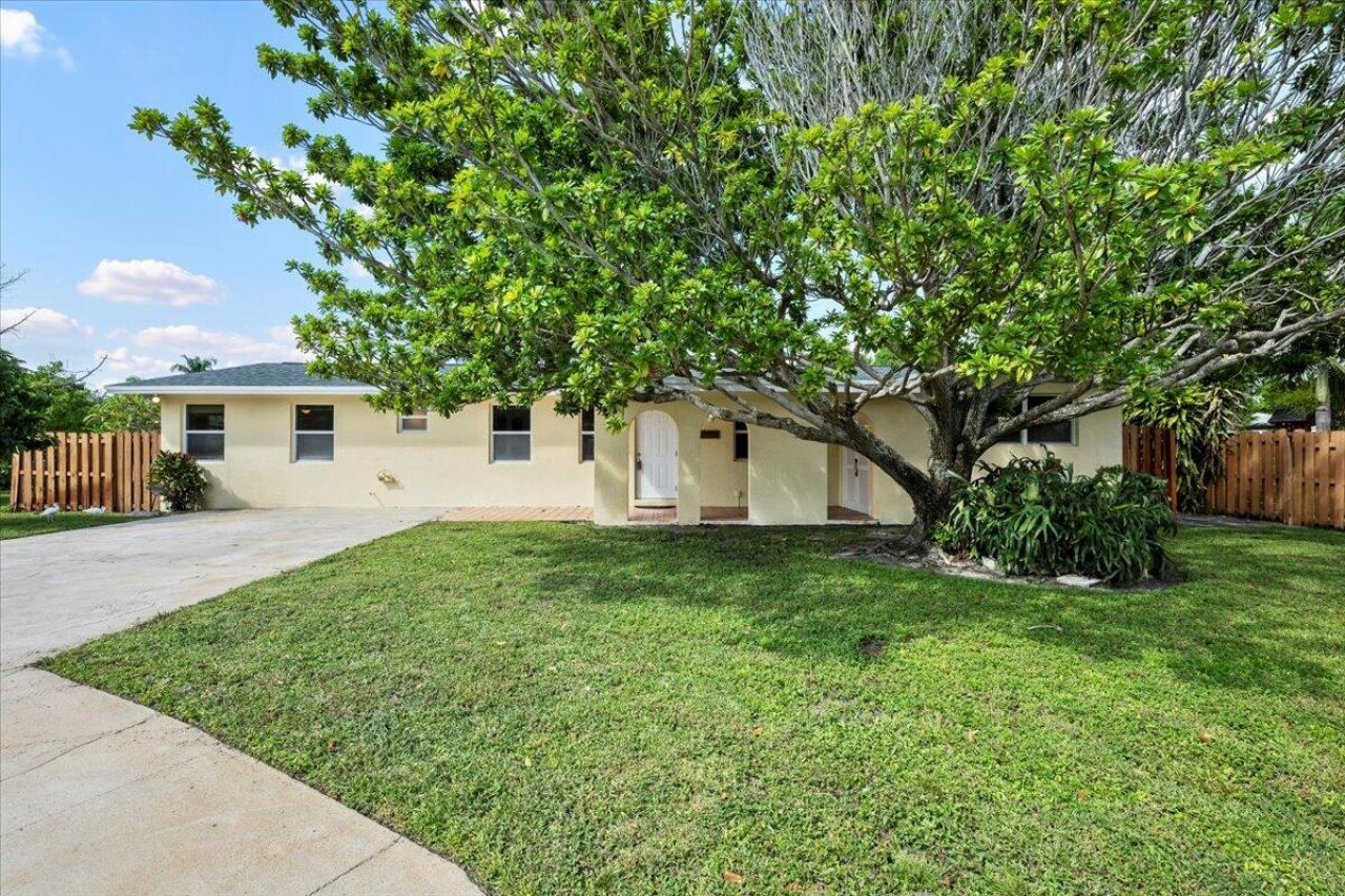 1409 Richard Lane, Lake Worth Beach, FL 33460 Photo