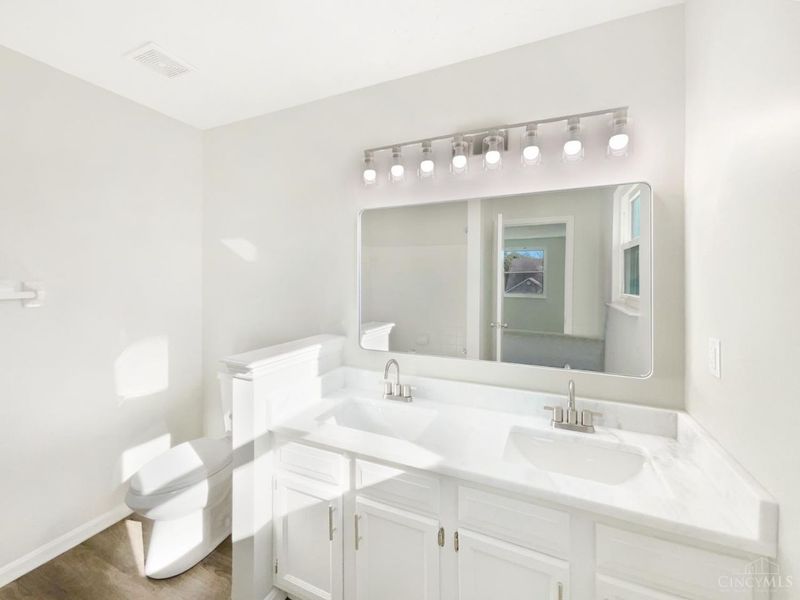 6038 Glennsbury Court, West Chester, OH 45069 Photo 13