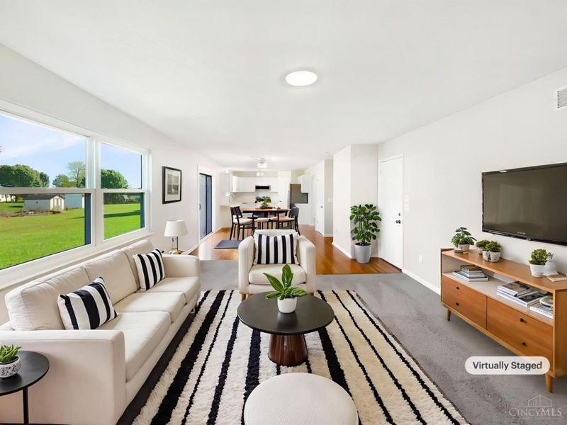 6038 Glennsbury Court, West Chester, OH 45069 Photo 2