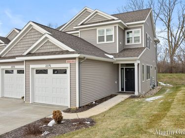 2269 Watertown Way NE, Grand Rapids, MI 49505