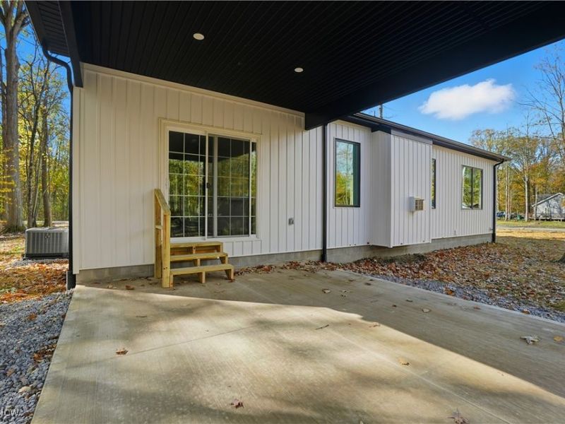 603 Oriole Drive, Roaming Shores, OH 44084 Photo 2