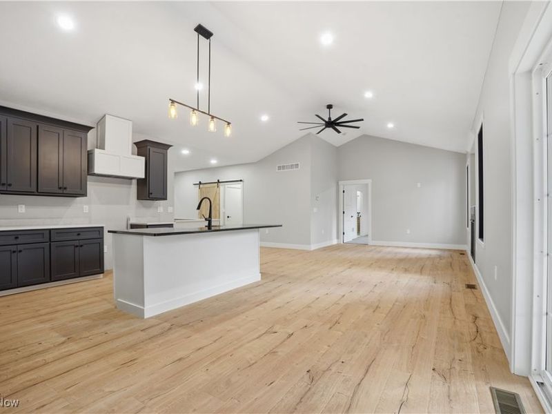 603 Oriole Drive, Roaming Shores, OH 44084 Photo 7