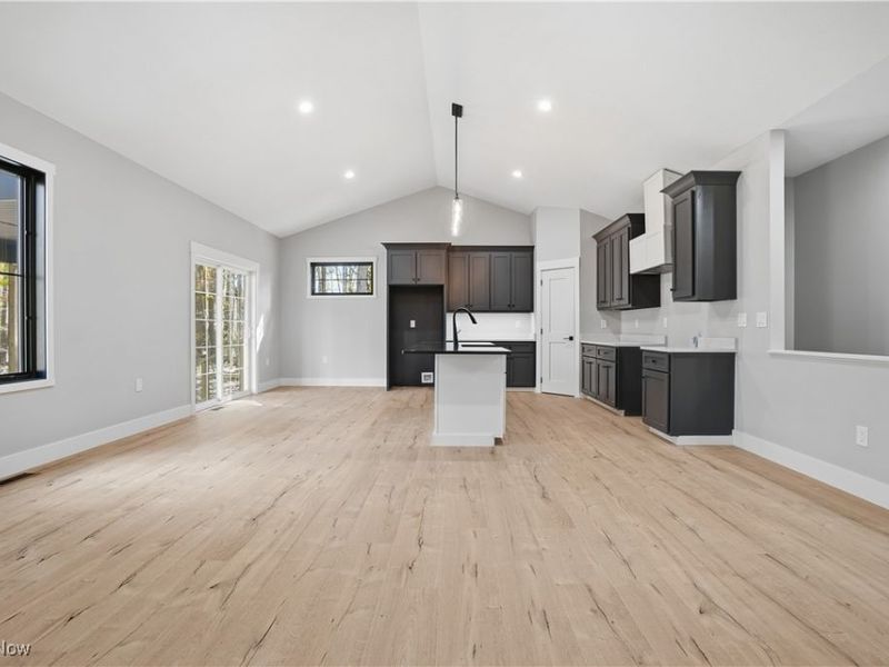 603 Oriole Drive, Roaming Shores, OH 44084 Photo 8