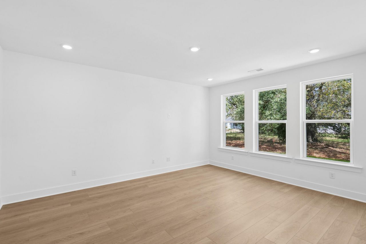 5358 Elder Avenue Photo 10