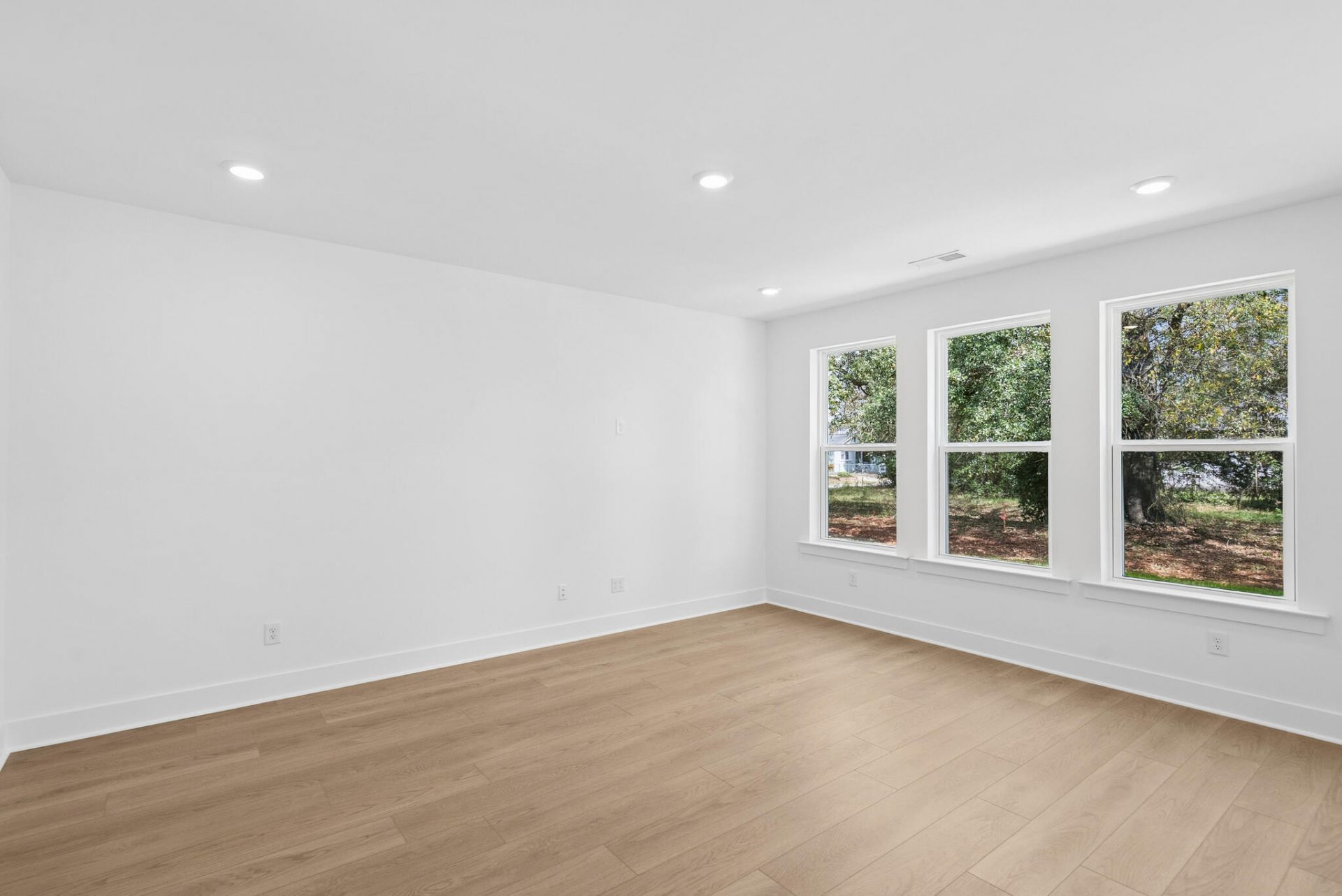 5358 Elder Avenue Photo 11