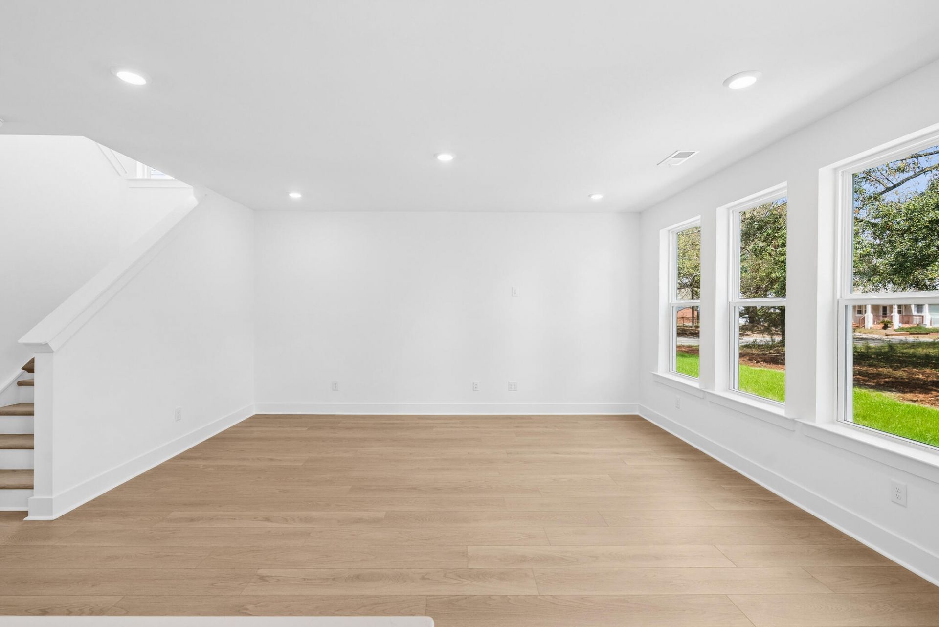 5358 Elder Avenue Photo 12