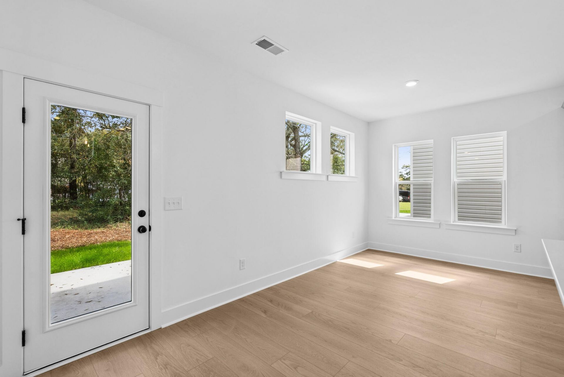 5358 Elder Avenue Photo 16