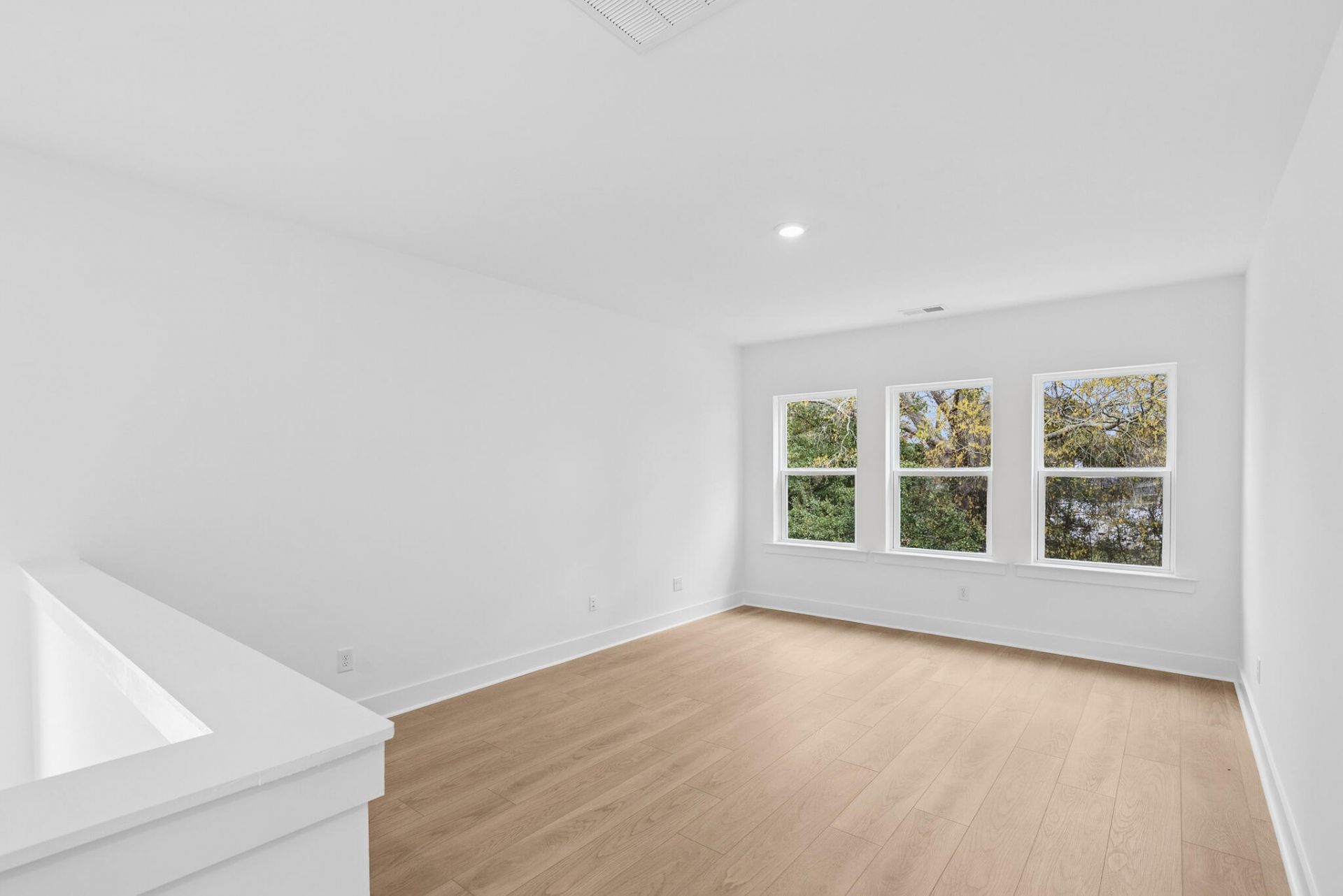5358 Elder Avenue Photo 19