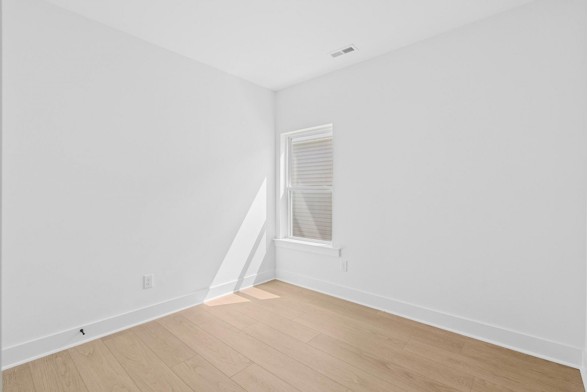 5358 Elder Avenue Photo 28