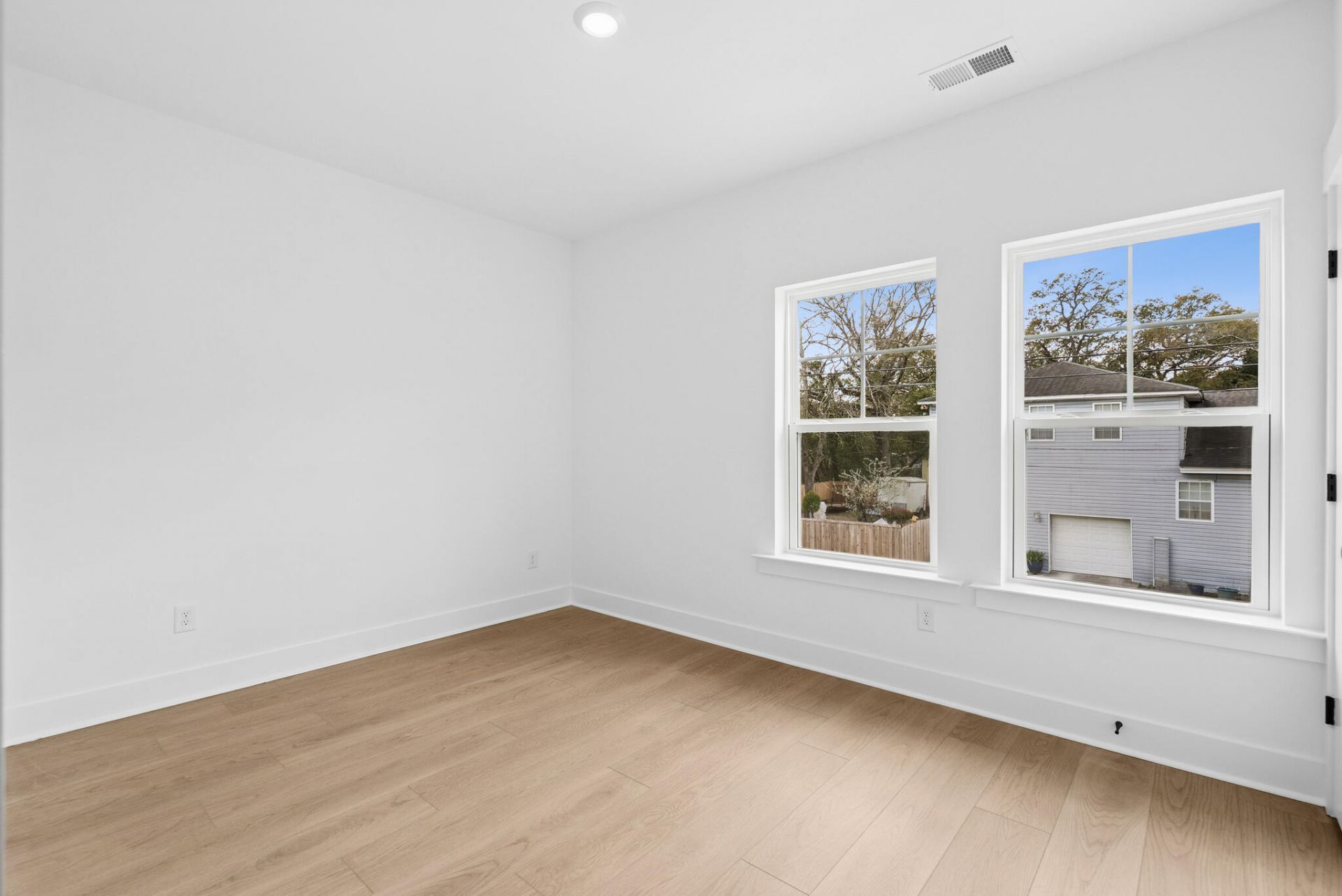 5358 Elder Avenue Photo 31