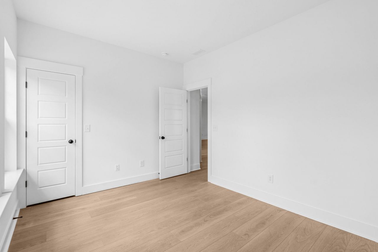 5358 Elder Avenue Photo 32