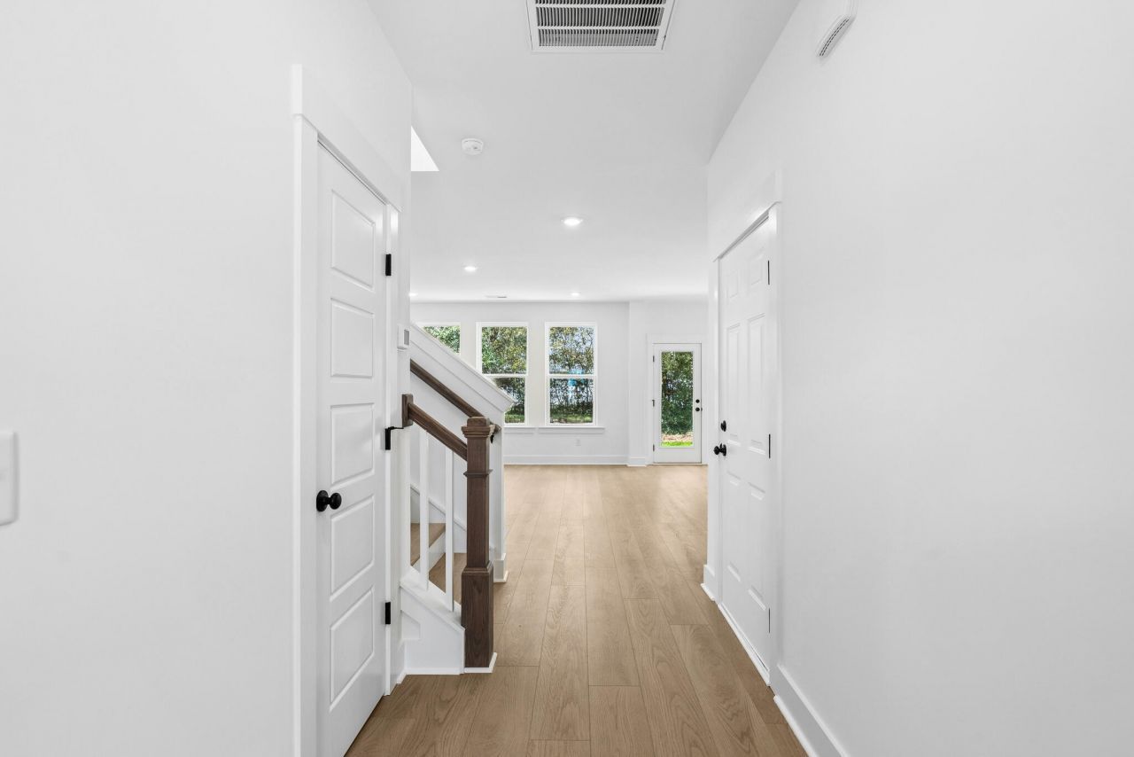 5358 Elder Avenue Photo 9