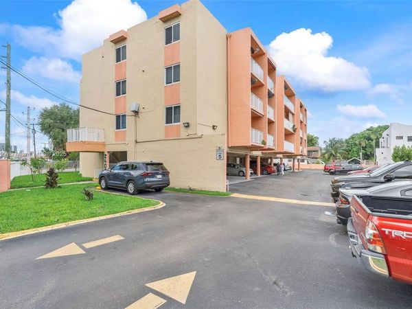 2400 NW 16th St Rd, Miami, FL 33125